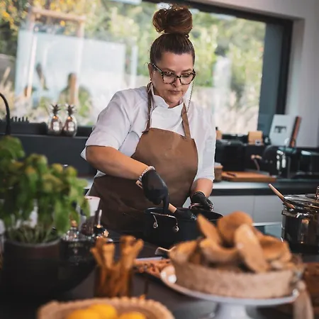 Villa Amazing Alma Infinity Pool, Padel Court, Jacuzzi