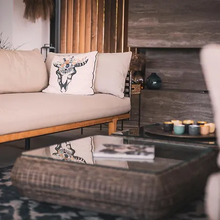 Amazing Alma Infinity Pool, Padel Court, Jacuzzi Villa *