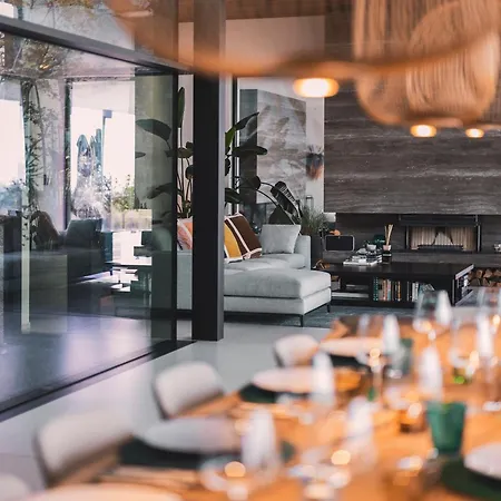 Amazing Alma Infinity Pool, Padel Court, Jacuzzi