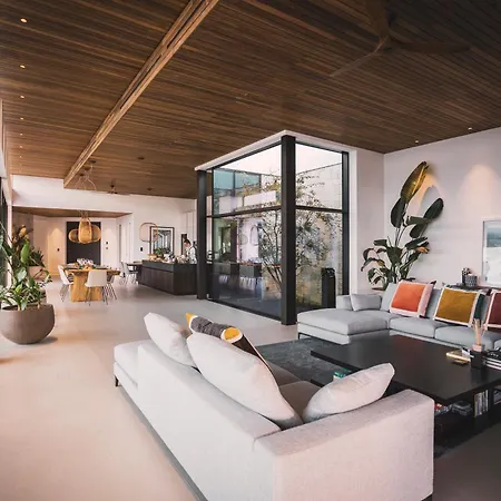 Villa Amazing Alma Infinity Pool, Padel Court, Jacuzzi