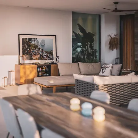 Villa Amazing Alma Infinity Pool, Padel Court, Jacuzzi